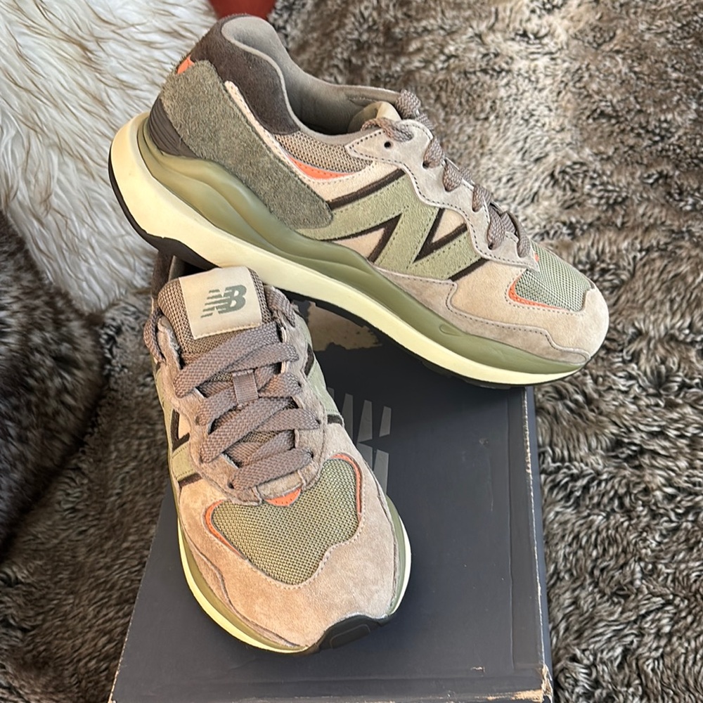 New Balance 5740 Men’s 7.5 Mushroom mix - Picture 2 of 11